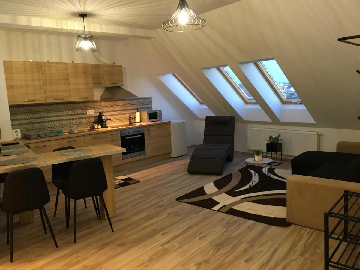 Queen Apartman Ντέμπρετσεν Εξωτερικό φωτογραφία